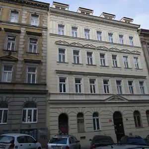 Continents Nearby Main Train And Bus Station Апартаменты